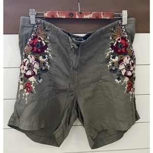 Johnny was army green floral embroidered shorts